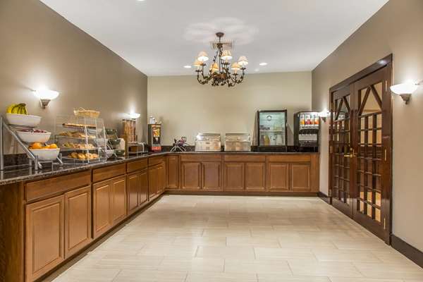 Amenities - Clarion Inn New London - I-95, Exits 82A & 83