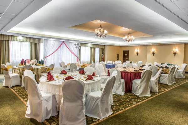  - Clarion Inn New London - I-95, Exits 82A & 83