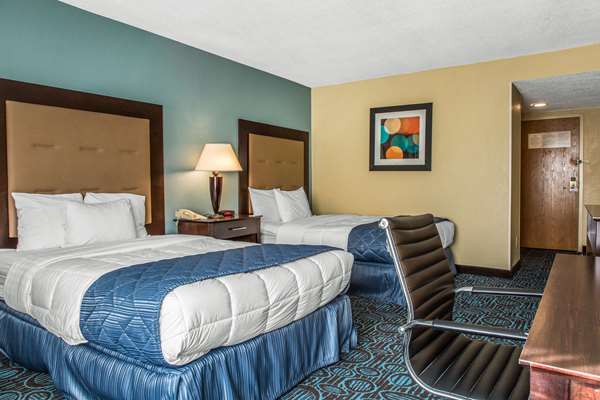  - Clarion Inn New London - I-95, Exits 82A & 83