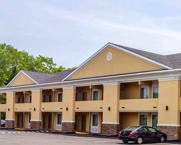 Exterior view - Quality Inn Waterbury