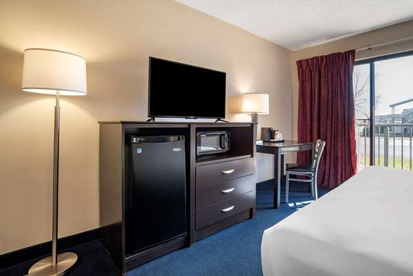  - Econo Lodge Inn & Suites Rehoboth Beach