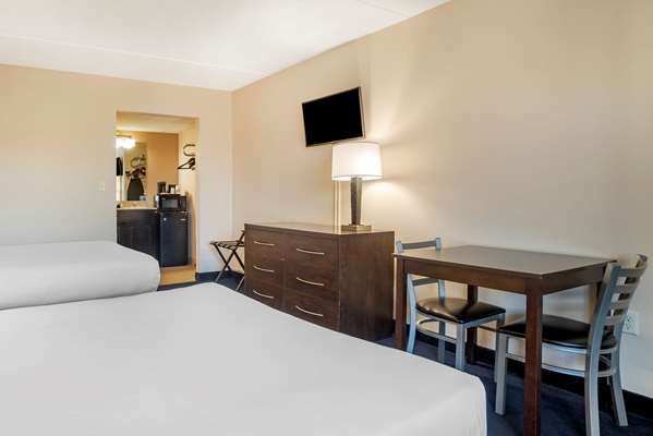  - Econo Lodge Inn & Suites Rehoboth Beach