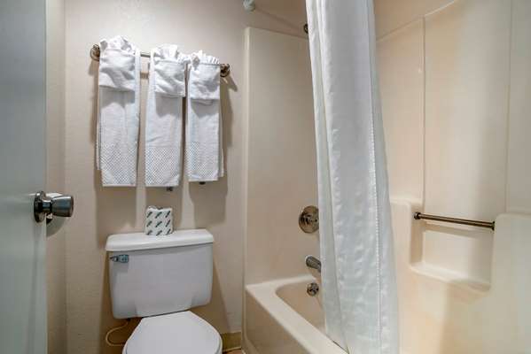 - Econo Lodge Inn & Suites Rehoboth Beach