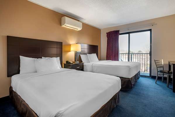 Suite - Econo Lodge Inn & Suites Rehoboth Beach