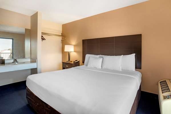 Suite - Econo Lodge Inn & Suites Rehoboth Beach