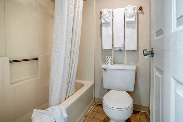  - Econo Lodge Inn & Suites Rehoboth Beach