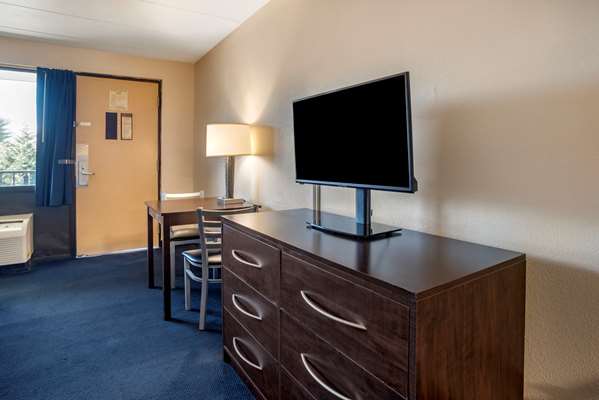  - Econo Lodge Inn & Suites Rehoboth Beach