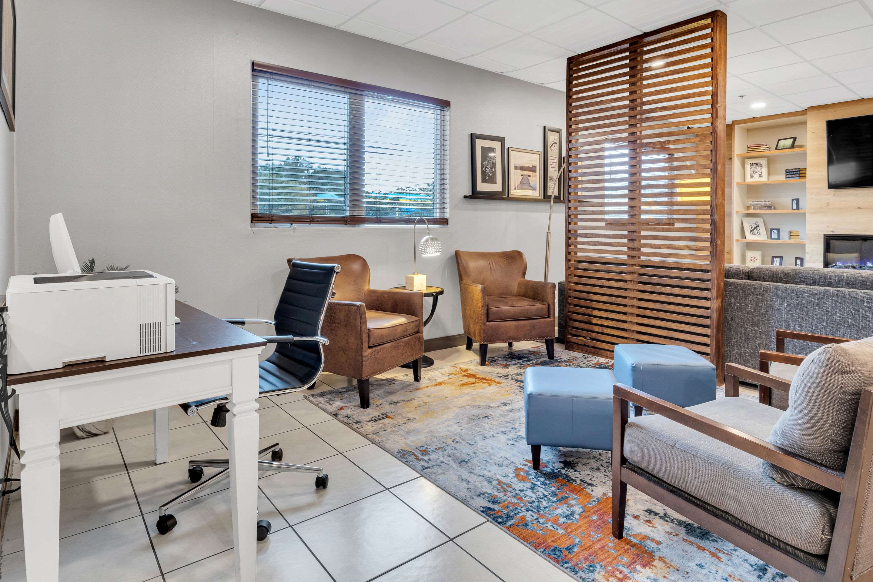 Lobby with sitting area | Country Inn & Suites by Radisson Rehoboth Beach - Dewey