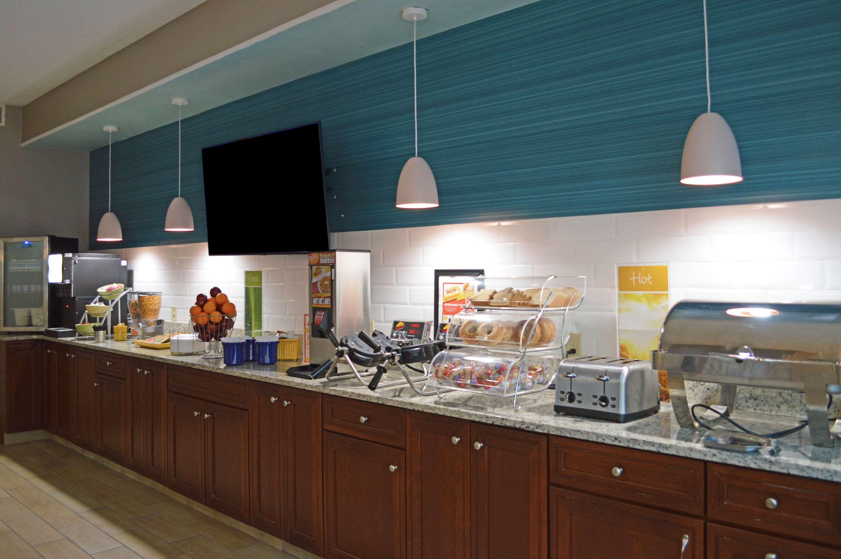 Breakfast area | Country Inn & Suites by Radisson Rehoboth Beach - Dewey