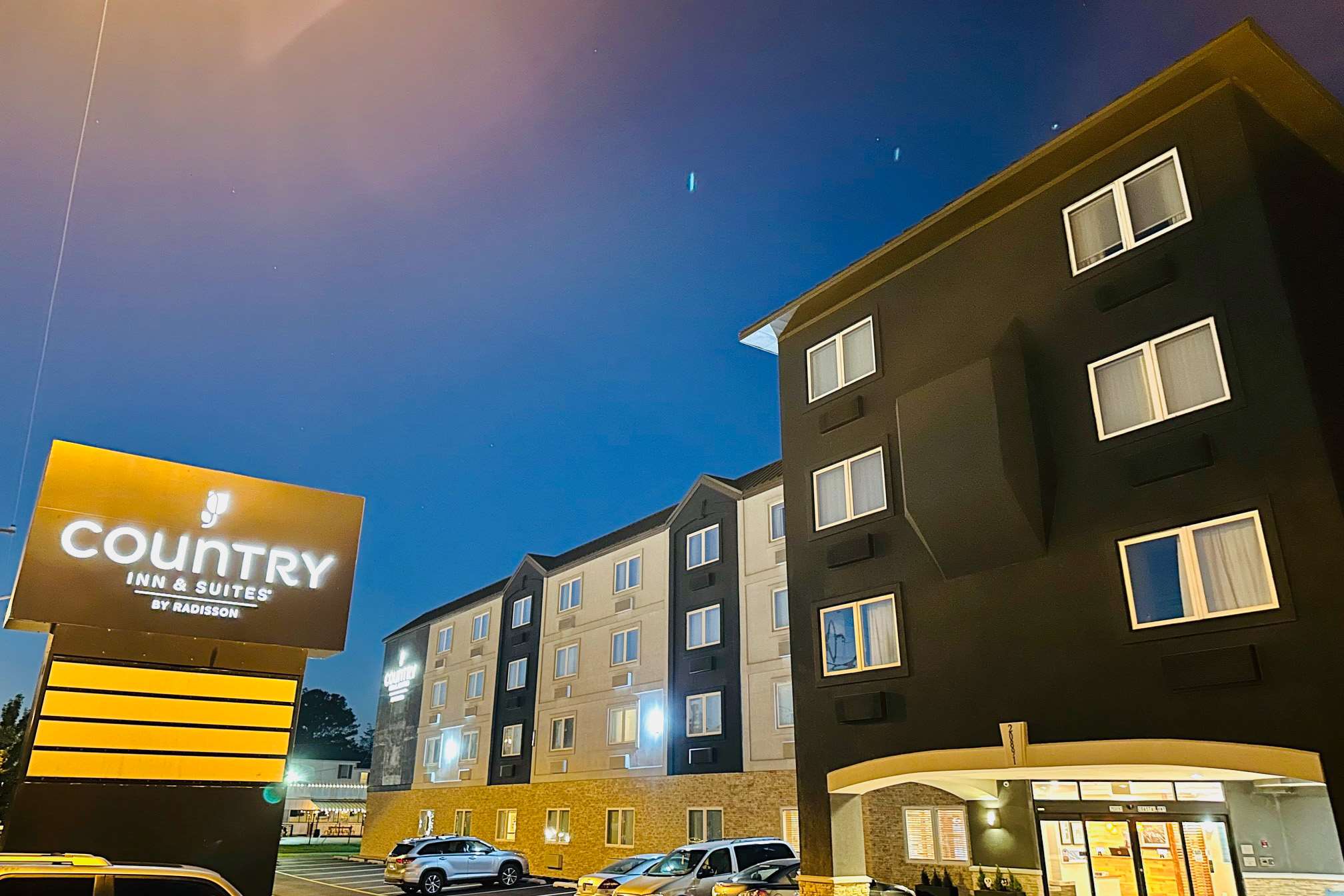 Twilight | Country Inn & Suites by Radisson Rehoboth Beach - Dewey
