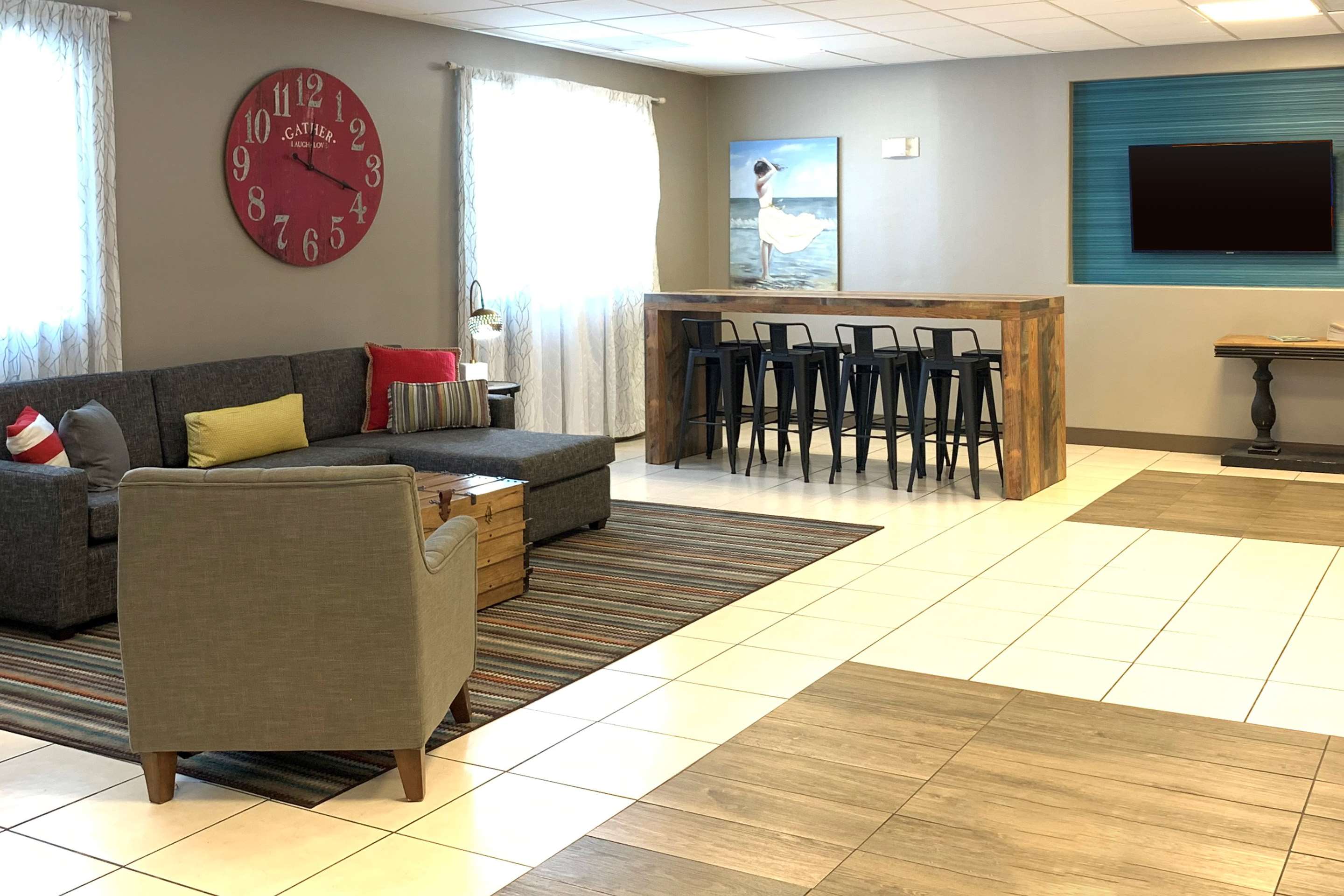 Lobby with sitting area | Country Inn & Suites by Radisson Rehoboth Beach - Dewey