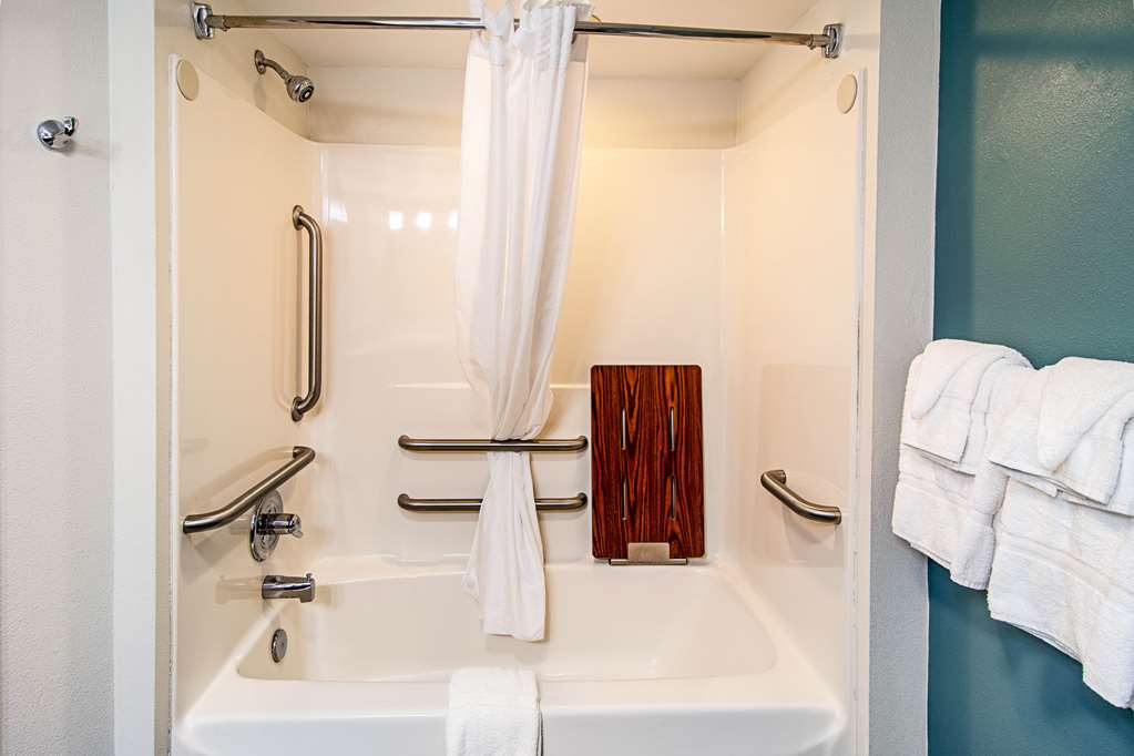 SLEEP INN AND SUITES REHOBOTH BEACH-guestroom-Guest Room,Bathroom,On-Site.jpg