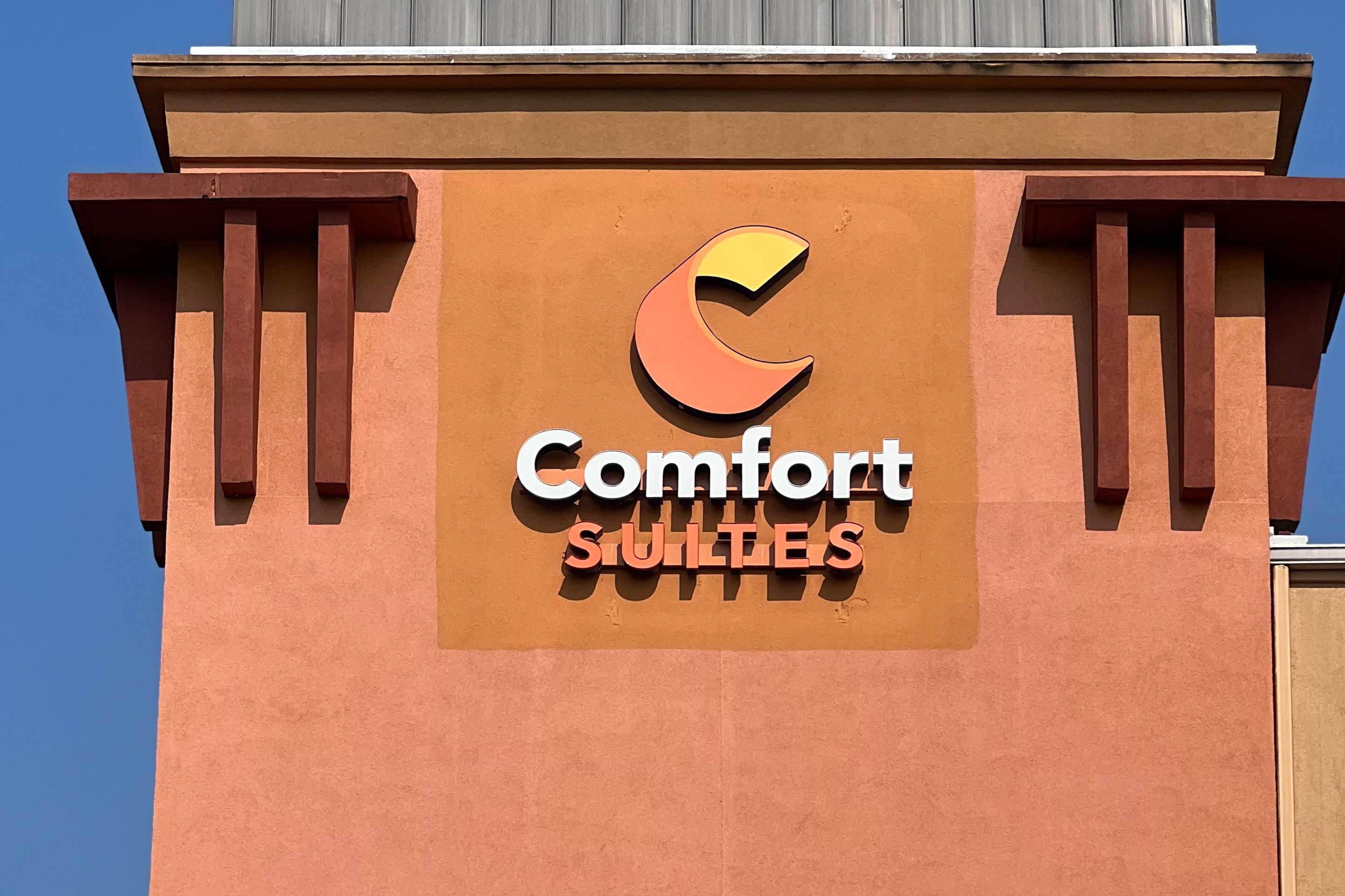 Hotel exterior | Comfort Suites Seaford