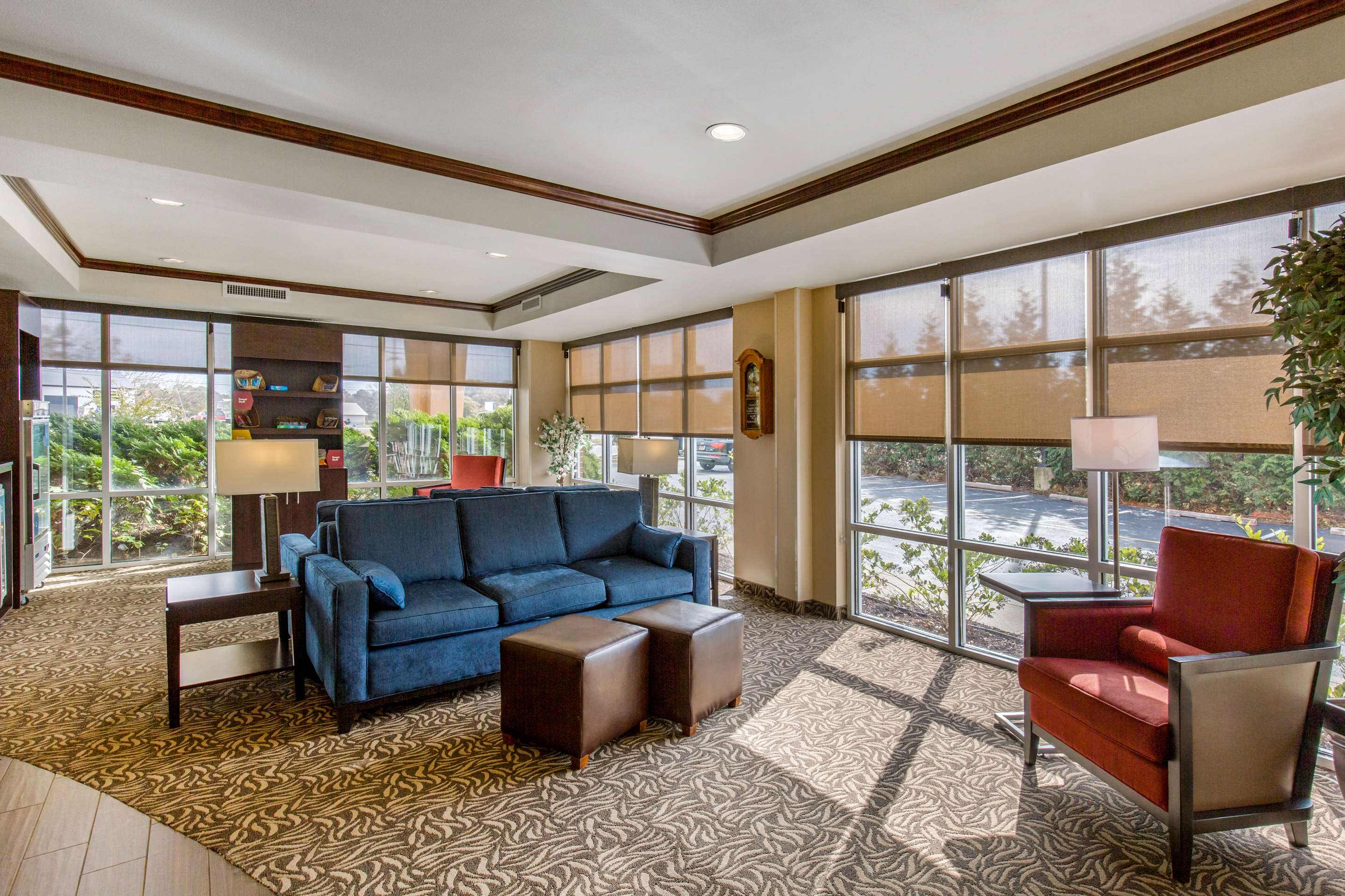 Lobby with sitting area | Comfort Suites Seaford