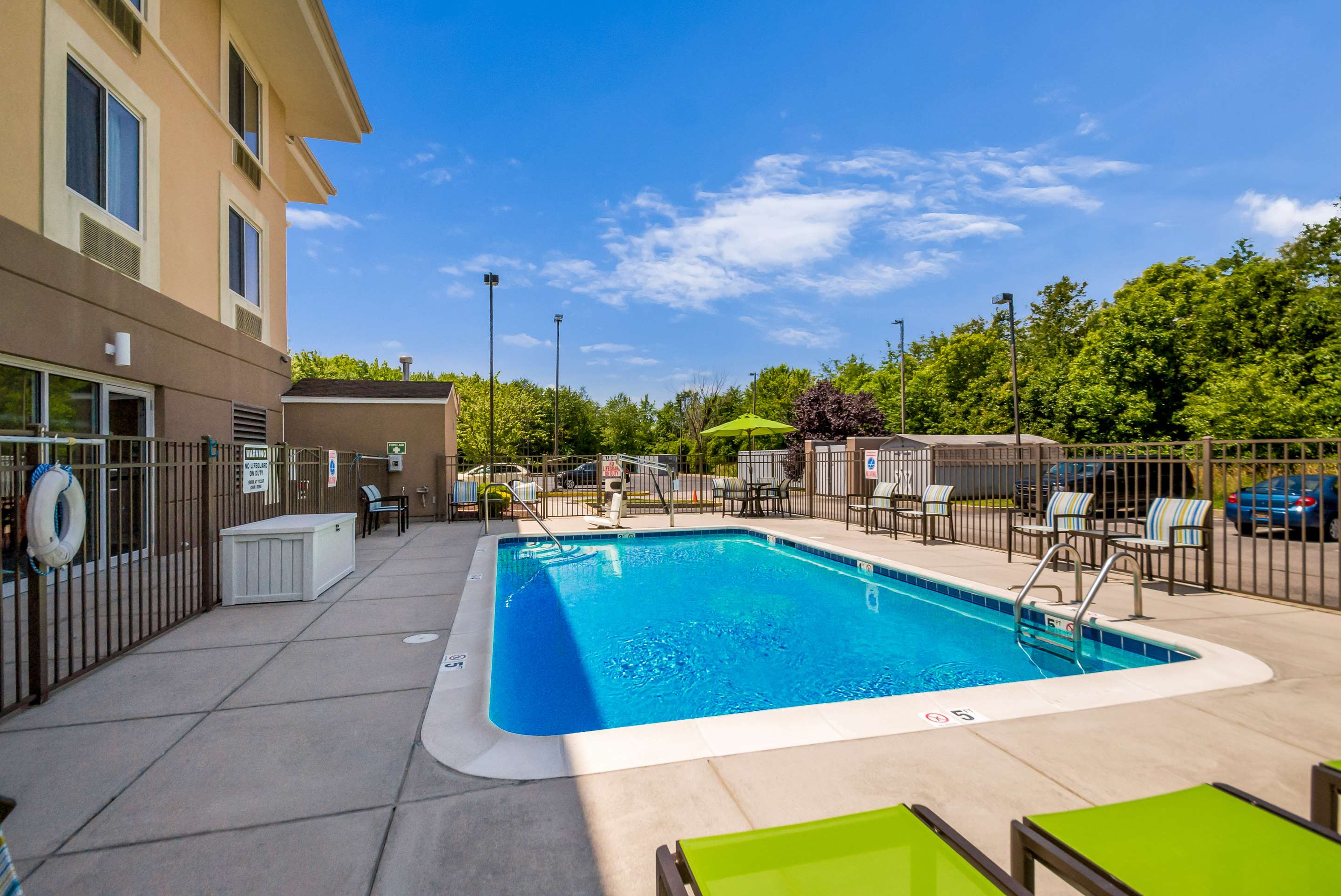 Outdoor pool | Sleep Inn And Suites