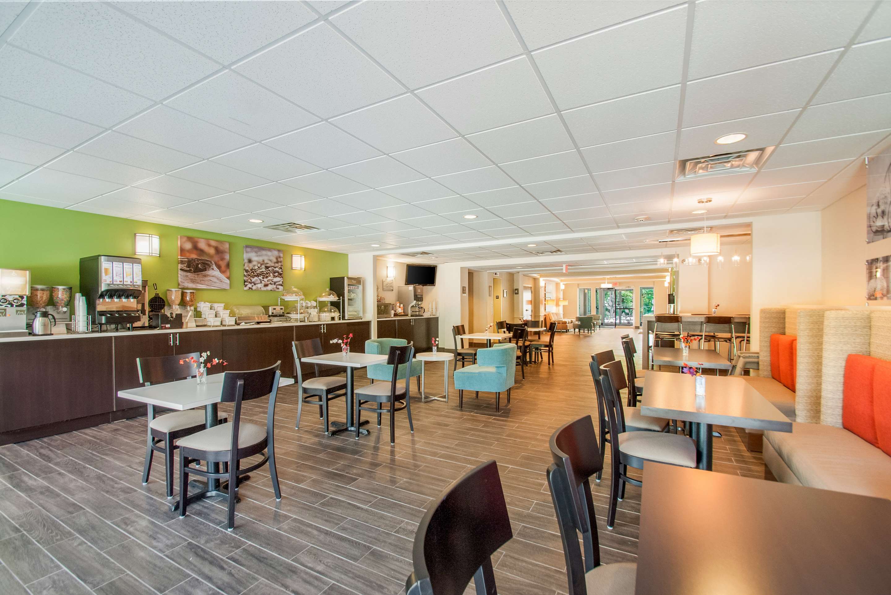 Breakfast area | Sleep Inn And Suites