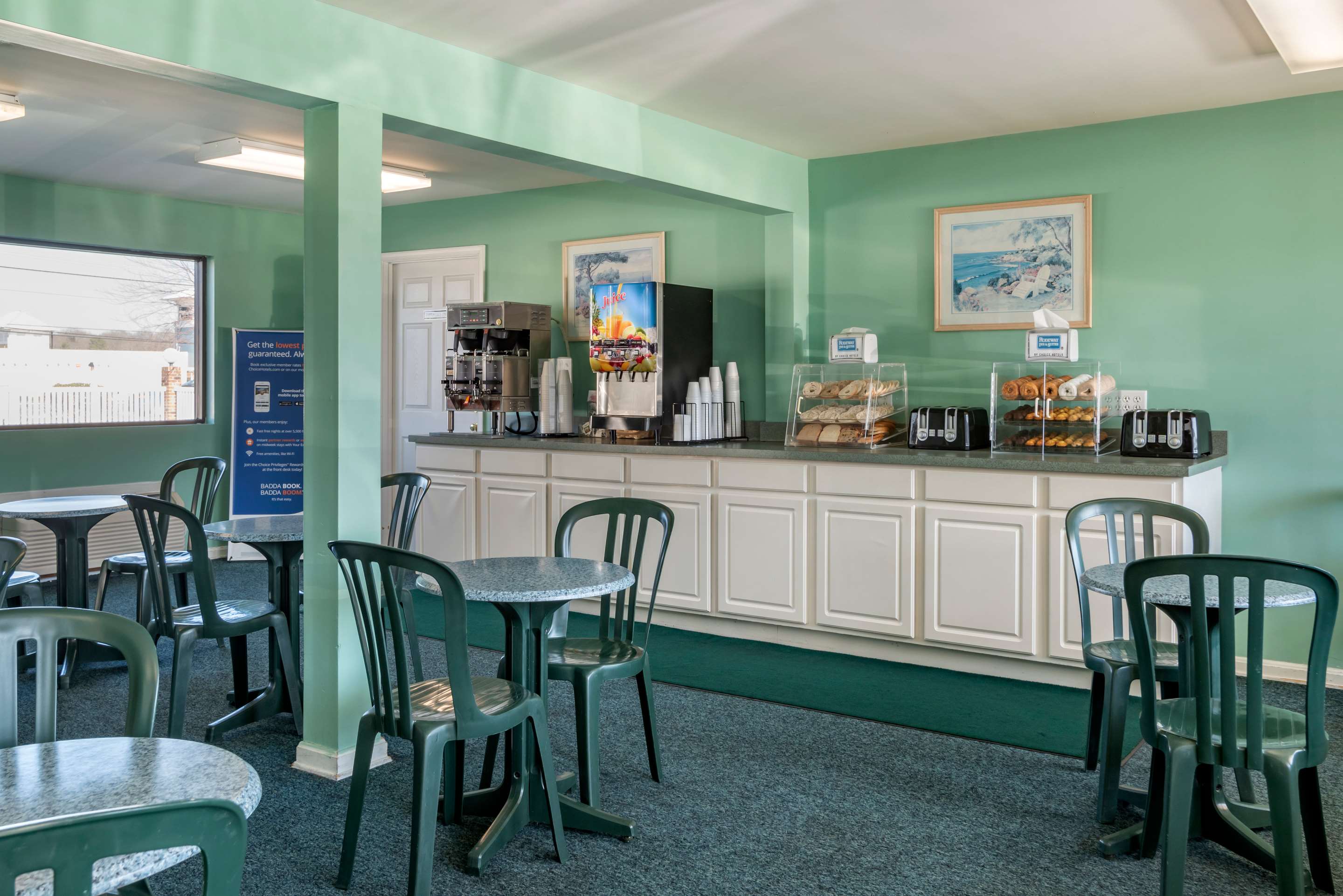 Breakfast area | Rodeway Inn & Suites - Rehoboth Beach
