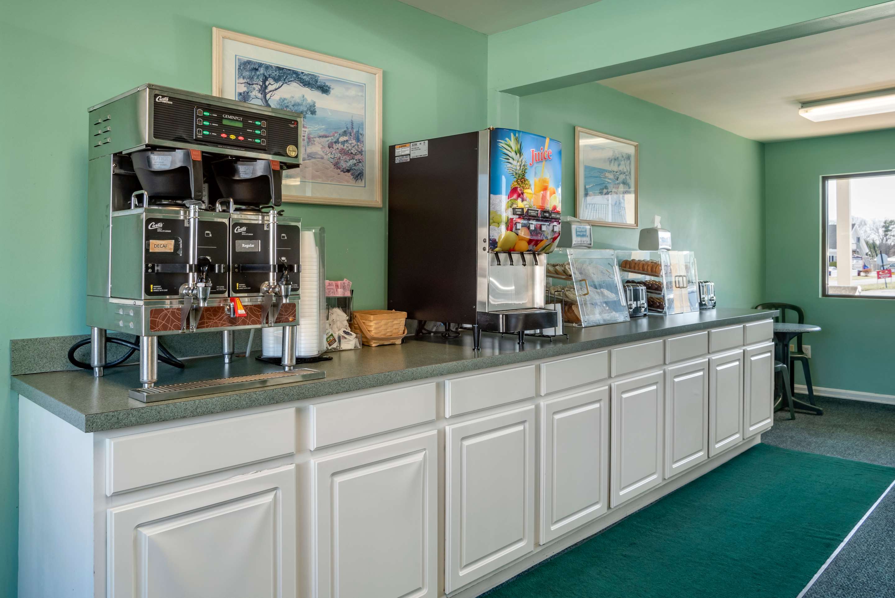 Breakfast bar | Rodeway Inn & Suites - Rehoboth Beach