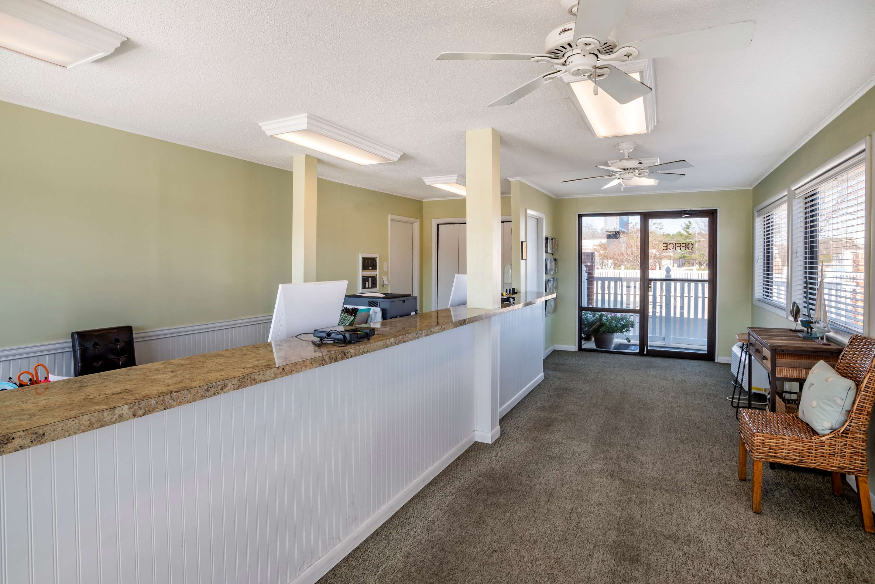 Front desk | Rodeway Inn & Suites - Rehoboth Beach