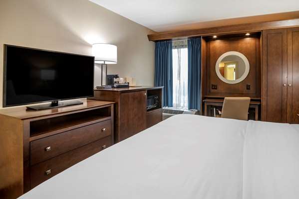  - Comfort Inn & Suites Newark - I-95, Exit 3