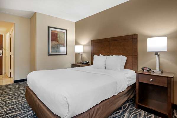  - Comfort Inn & Suites Newark - I-95, Exit 3
