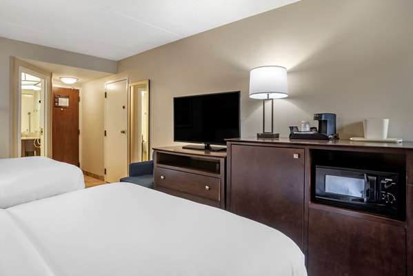  - Comfort Inn & Suites Newark - I-95, Exit 3