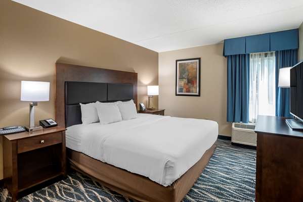 Suite - Comfort Inn & Suites Newark - I-95, Exit 3