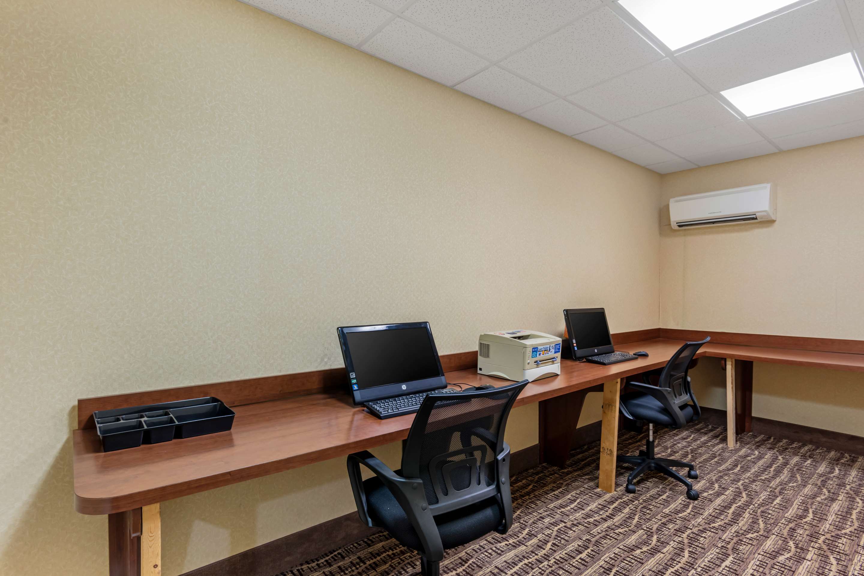 Business center | Comfort Inn & Suites Dover