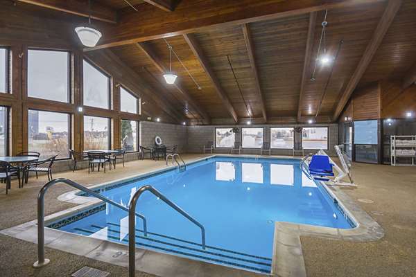 Pool - Quality Inn & Suites Harrington