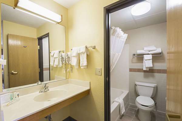  - Quality Inn & Suites Harrington