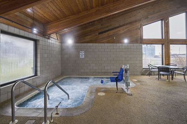 Pool - Quality Inn & Suites Harrington