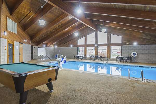 Pool - Quality Inn & Suites Harrington