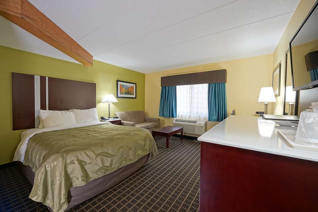 QUALITY INN AND SUITES HARRINGTON --guestroom-Guest Room,On-Site.jpg