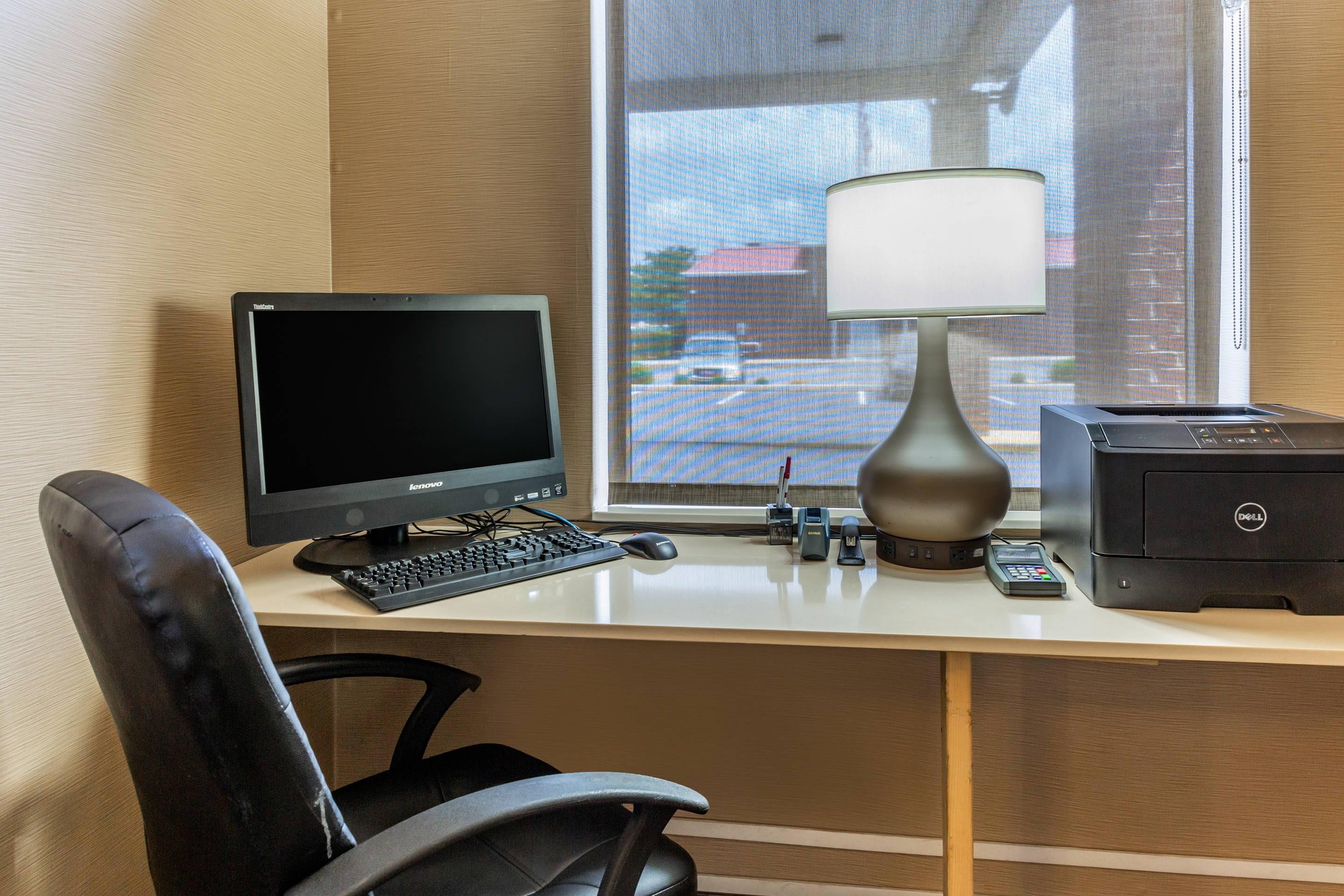 Business center | Comfort Suites Dover