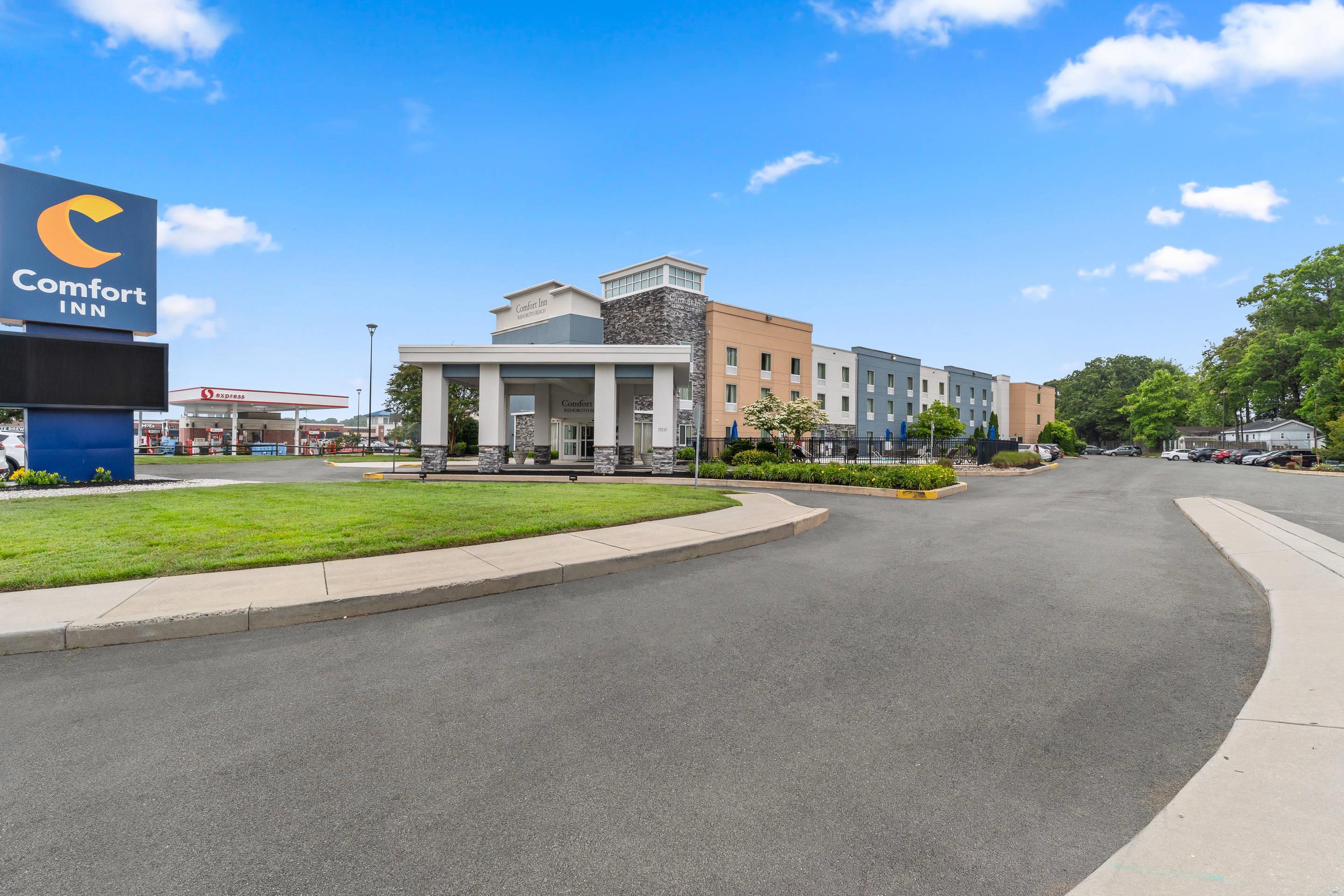 Hotel exterior | Comfort Inn Rehoboth Beach