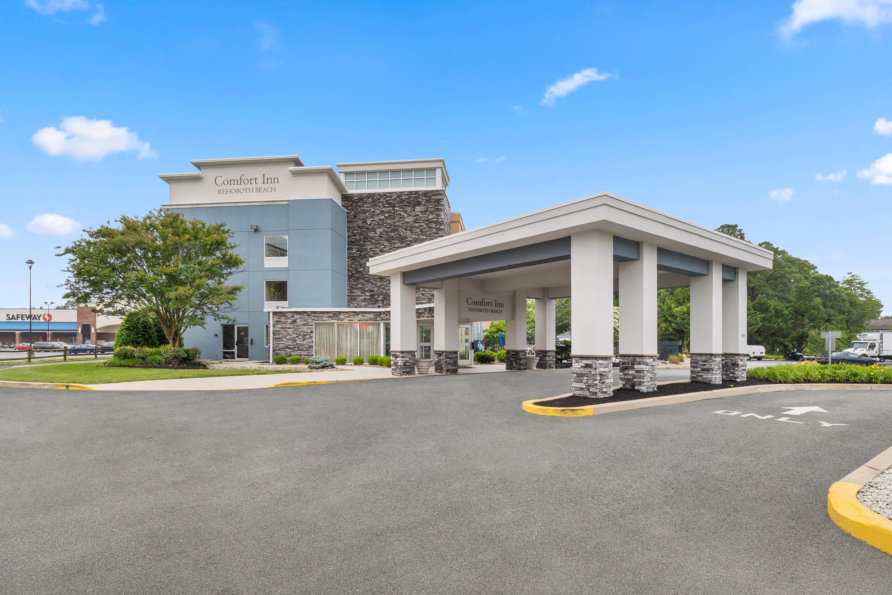 Hotel exterior | Comfort Inn Rehoboth Beach