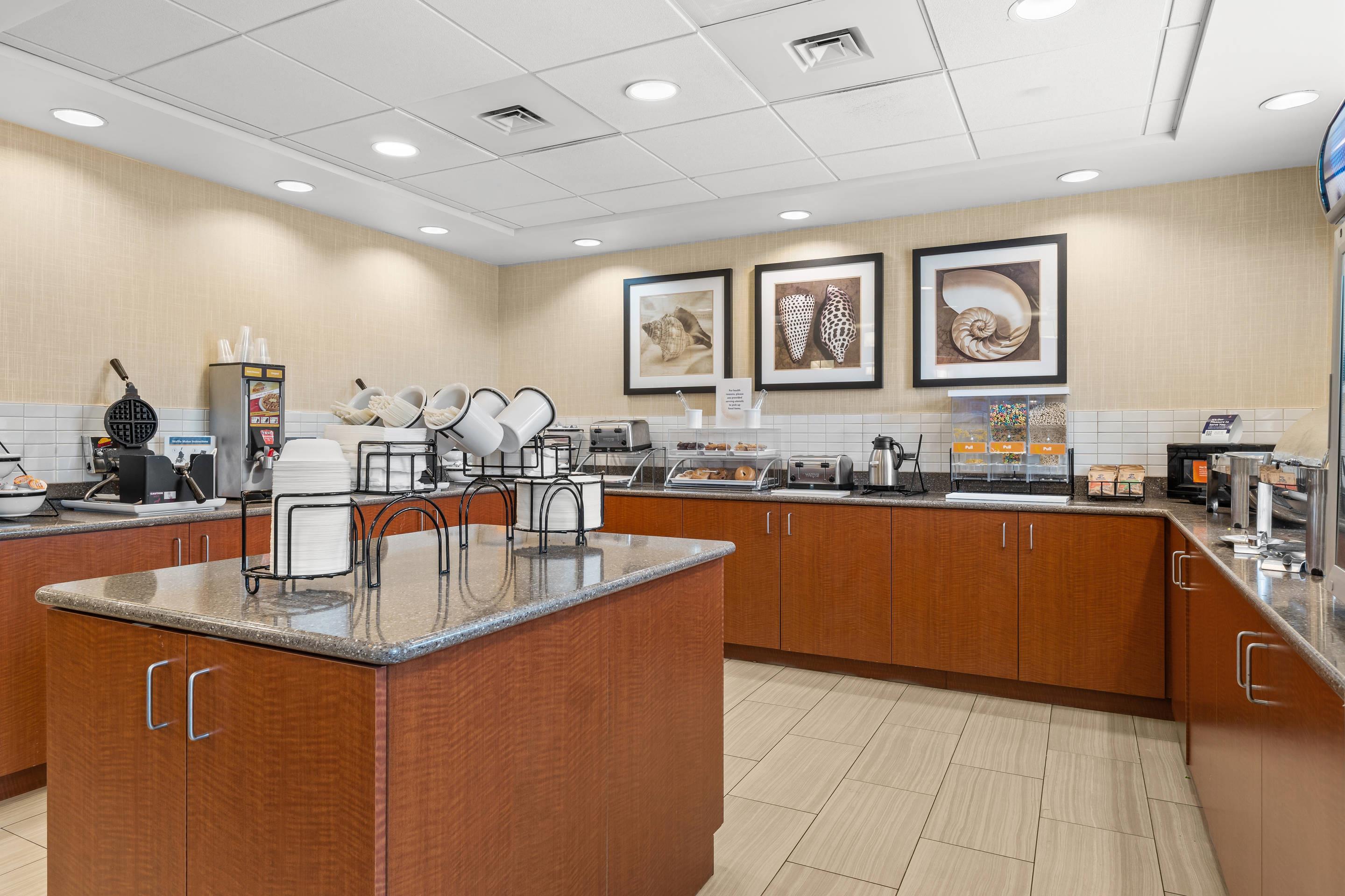 Breakfast area | Comfort Inn Rehoboth Beach