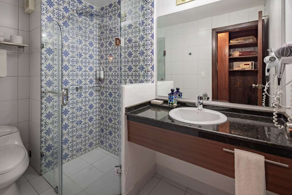 SAN JOSE DE PUEMBO QUITO AIRPORT AN-guestroom-Guest Room,Bathroom,On-Site.jpg