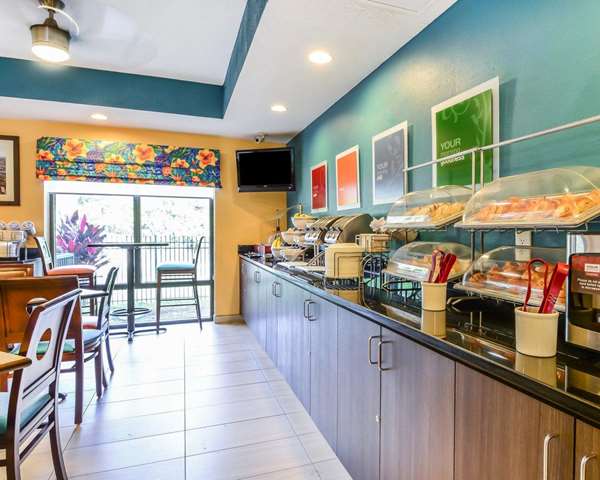 Amenities - Comfort Suites Southeast Tampa - I-75, Exit 257