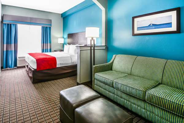 Suite - Comfort Suites Southeast Tampa - I-75, Exit 257