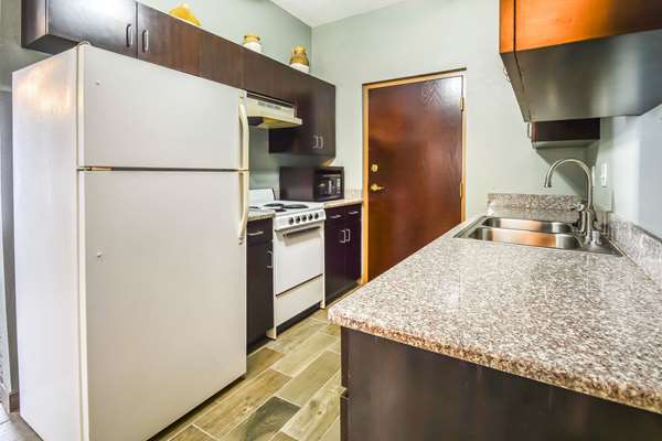 Suite - Comfort Suites Southeast Tampa - I-75, Exit 257