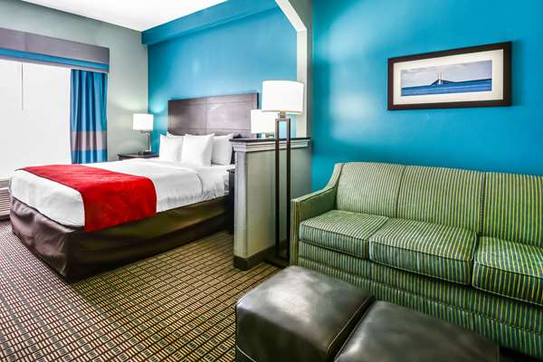 Suite - Comfort Suites Southeast Tampa - I-75, Exit 257