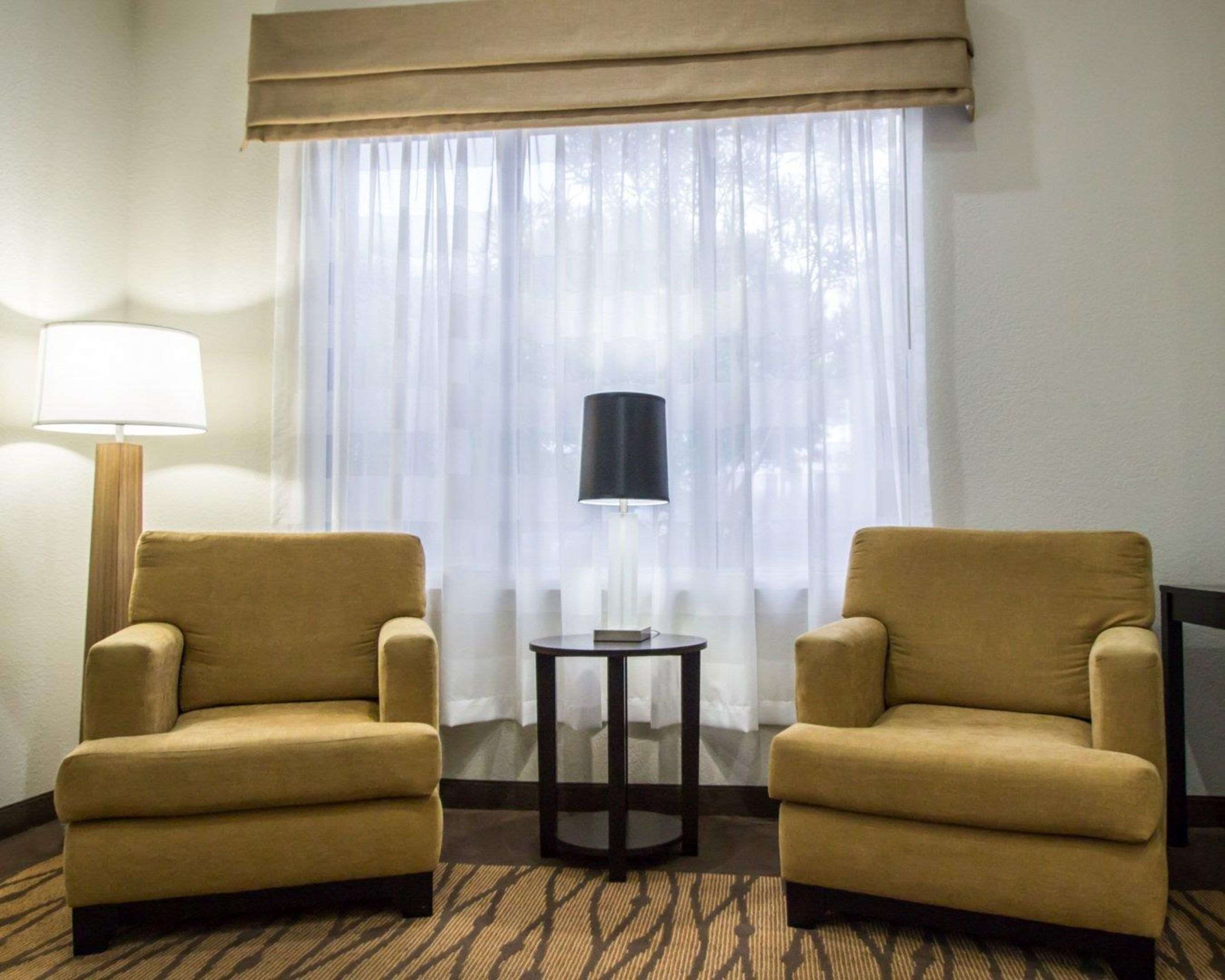 Sitting area | Sleep Inn Ormond Beach - Daytona