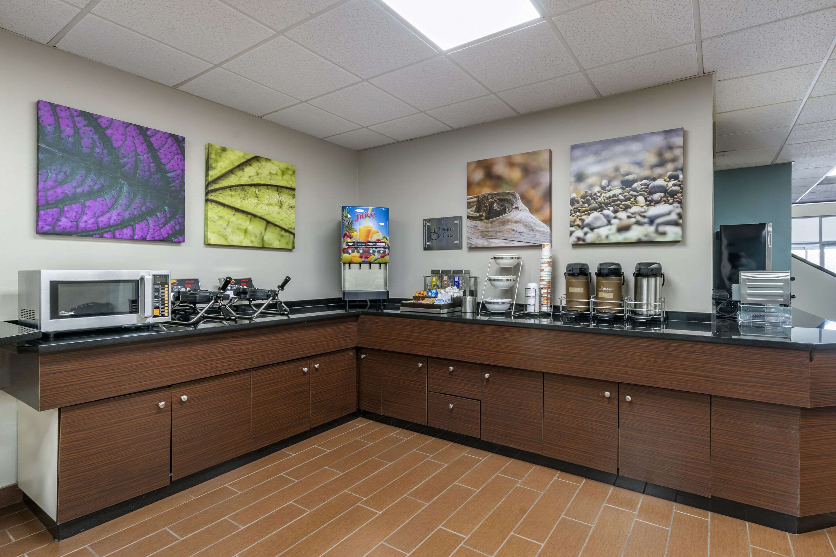 Breakfast area | Sleep Inn Clearwater - St Petersburg