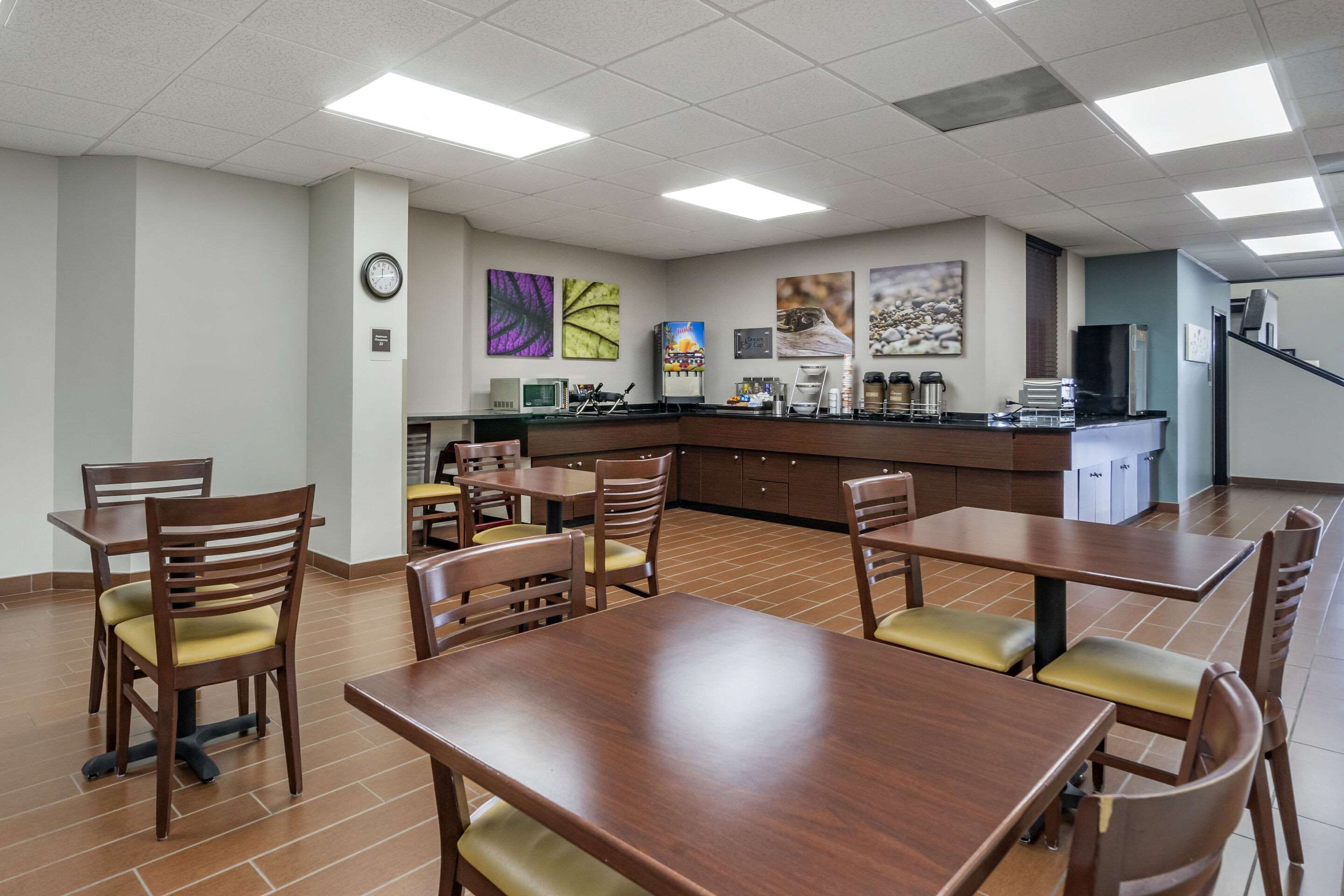 Breakfast area | Sleep Inn Clearwater - St Petersburg