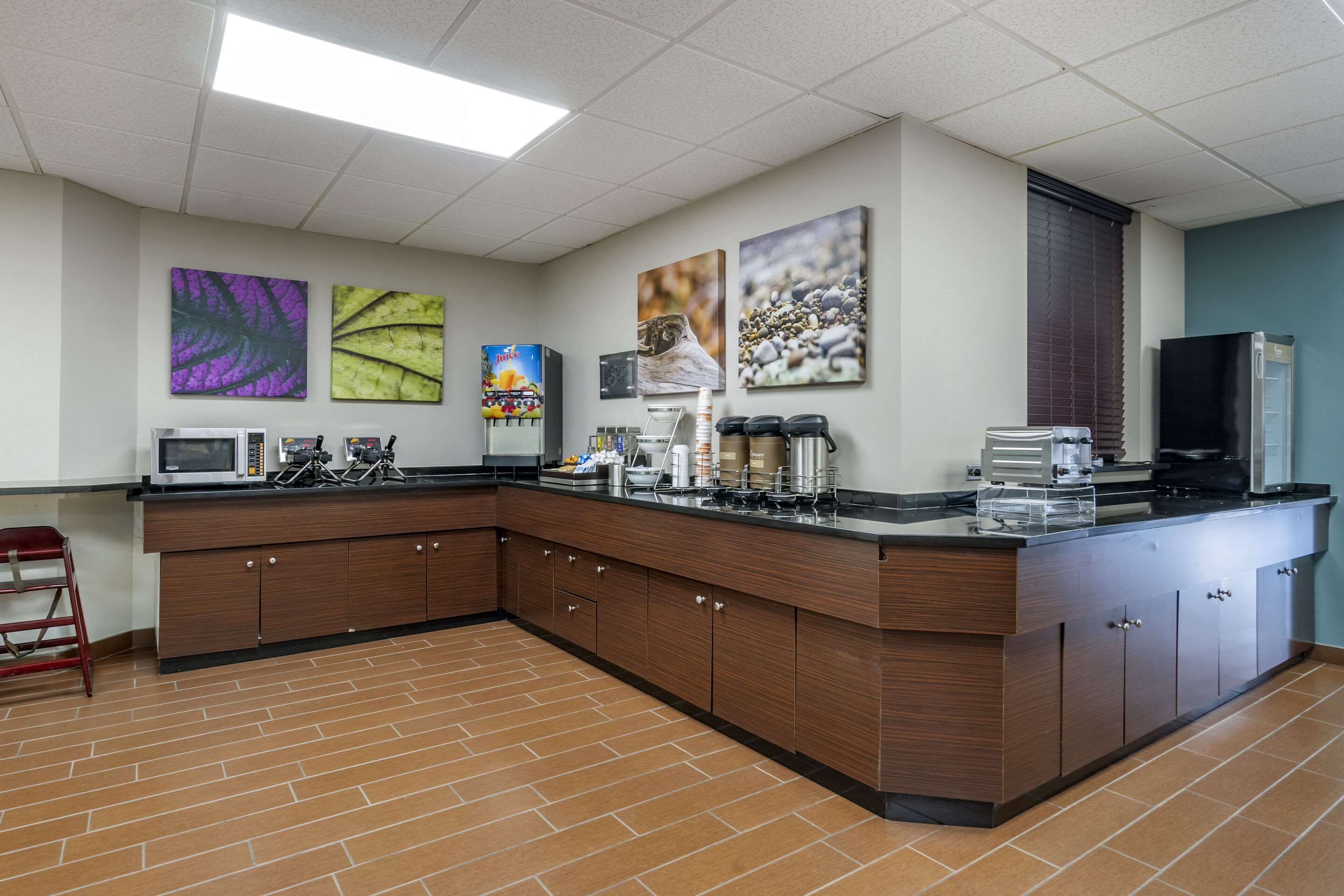 Breakfast area | Sleep Inn Clearwater - St Petersburg