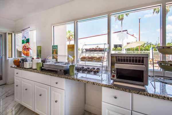 Amenities - Quality Inn Maingate West Clermont