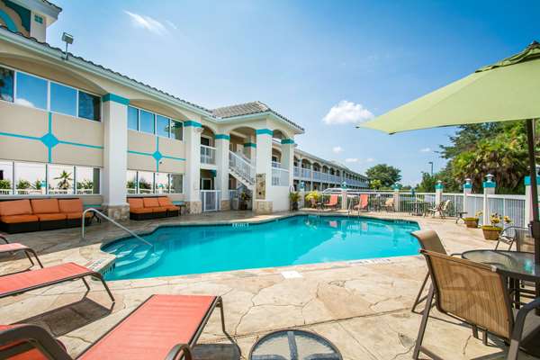Pool - Quality Inn Maingate West Clermont