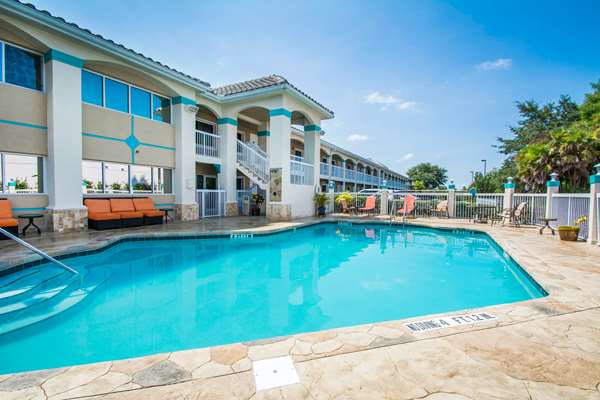 Pool - Quality Inn Maingate West Clermont