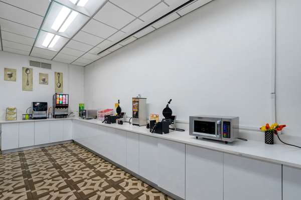 Amenities - Quality Inn & Conference Center Tampa - I-75, Exit 257